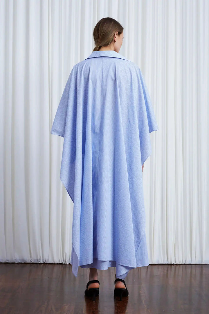 فستان مرن، فستان أزرق من القطن مع ظهر منسدل